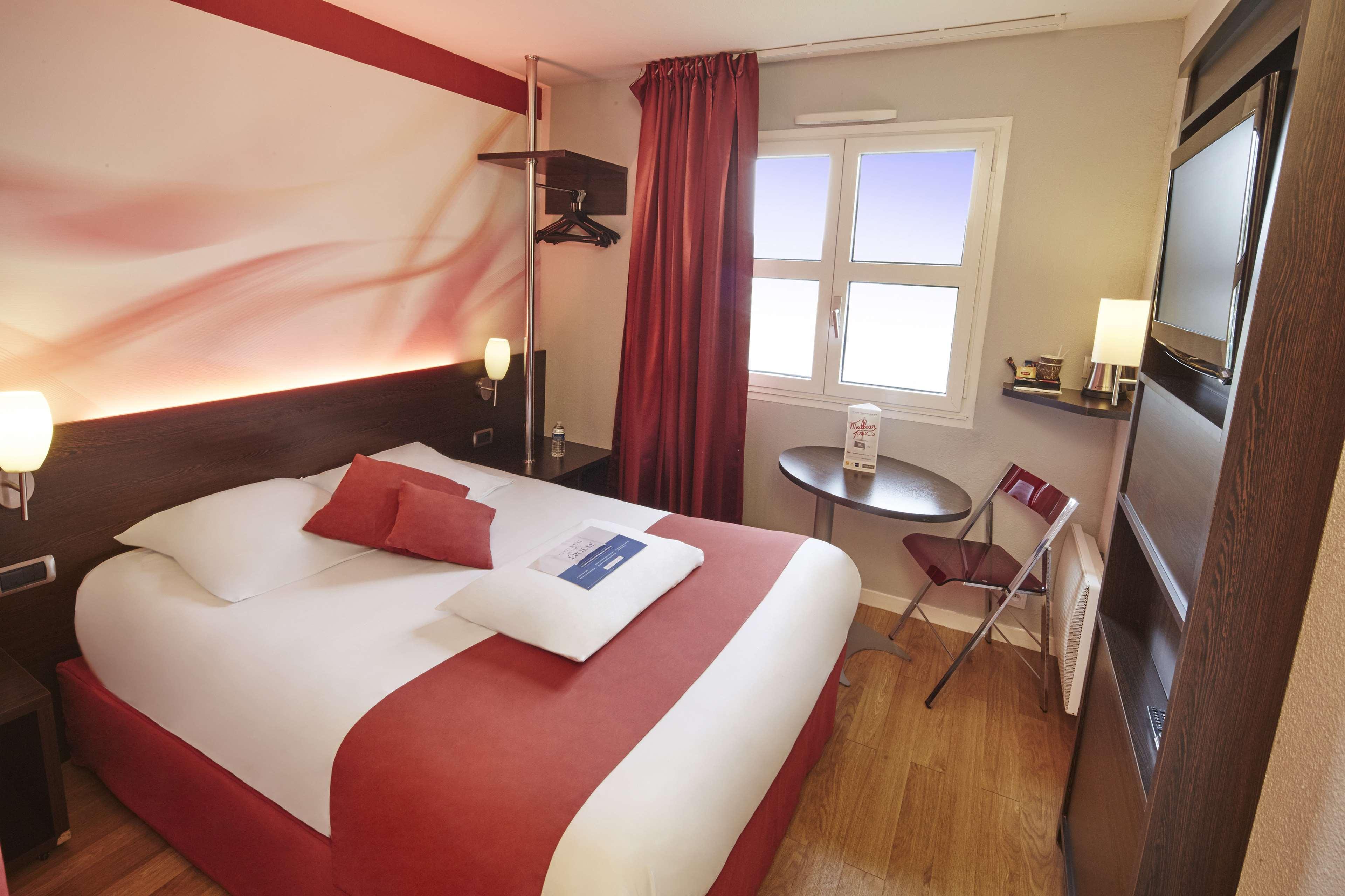 Kyriad Hotel La Flèche Εξωτερικό φωτογραφία