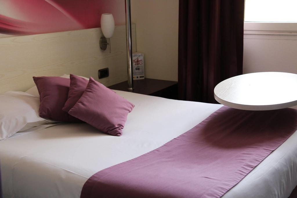 Kyriad Hotel La Flèche Εξωτερικό φωτογραφία